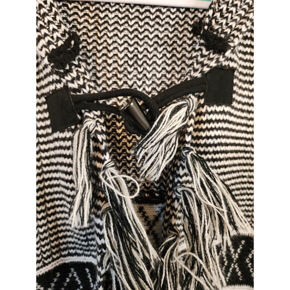 BB DAKOTA Black White BOHO Duster Cardigan Fringe Long SZ MED - Picture 4 of 9